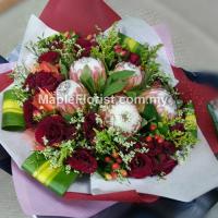 5 Protea with 20 roses bouquet 5 Protea with 20 roses bouquet